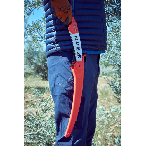 Serrucho León con hoja curva de 13" y mango de bimaterial recto. Incluye funda / 450BIMR13