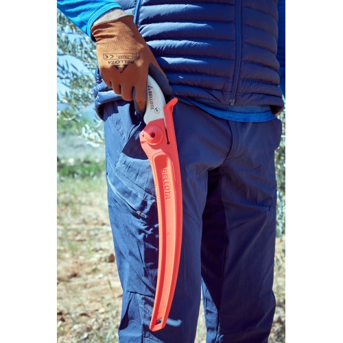 Serrucho Guepardo con hoja curva de 13" y mango de madera recto. Incluye funda / 454MR13