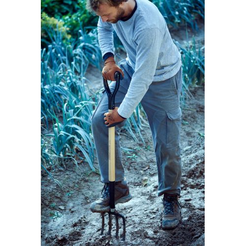 Horca de jardín, dientes forjados y planos para remover y cavar la tierra. Mango de anilla metálica, madera certificada / 9114A