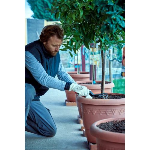 Cultivador de fibra de vidrio para remover y airear la tierra / 2987