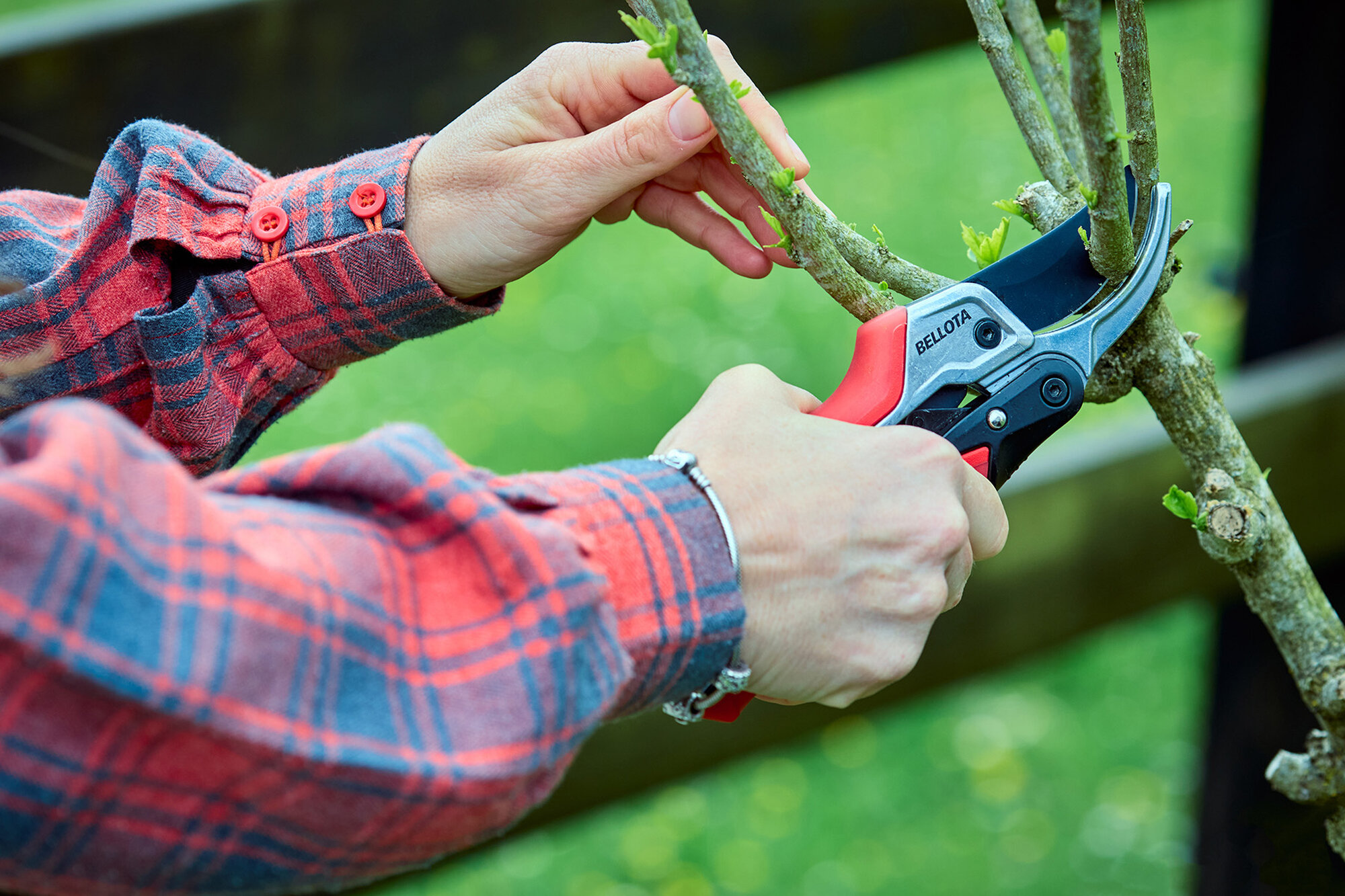 Tijera RatchetCut facilitador del corte mangos ComfortGel / 3411