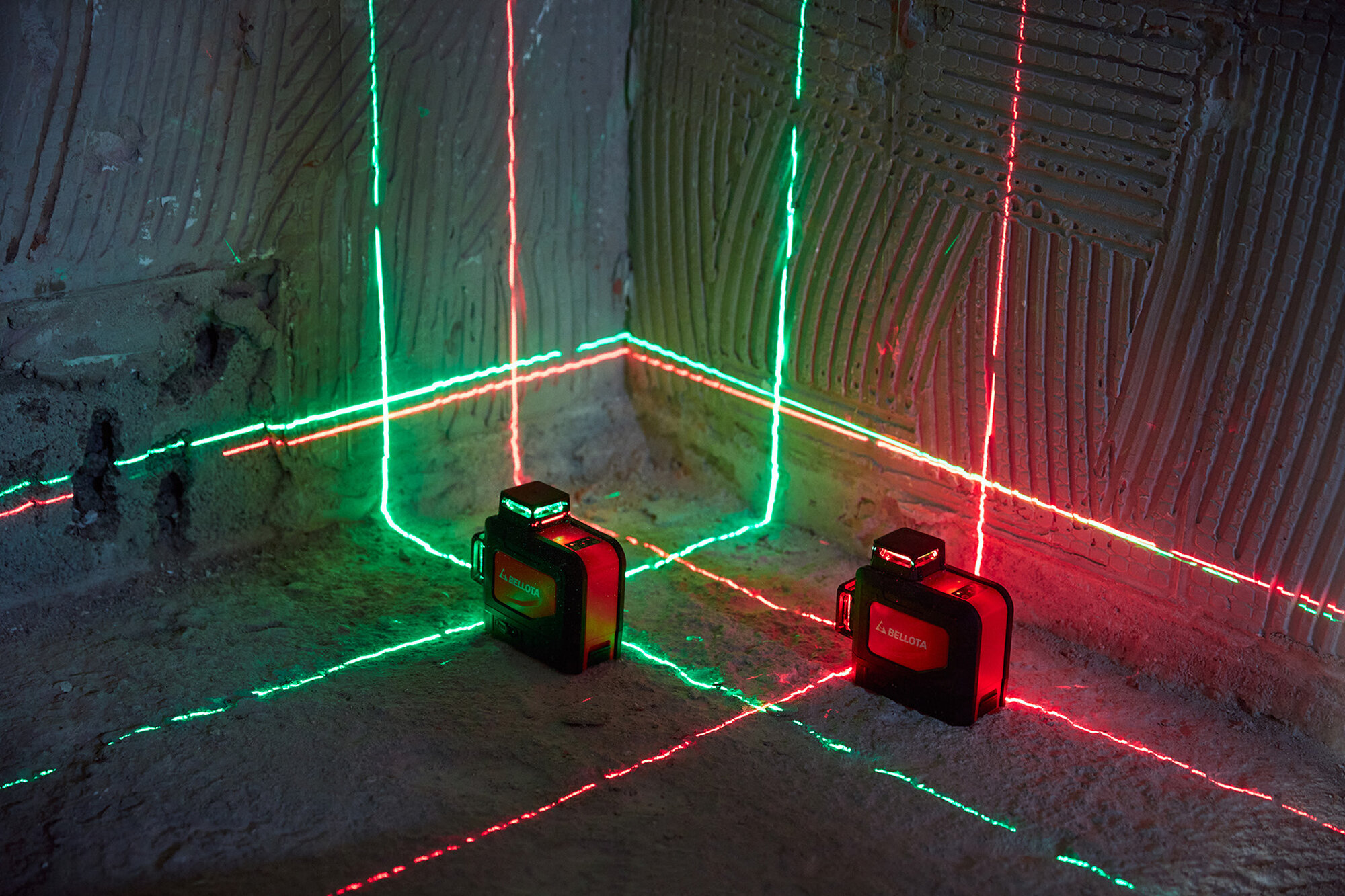 Nivel láser rojo 3x360 para trabajos de nivelación / NIV30360R