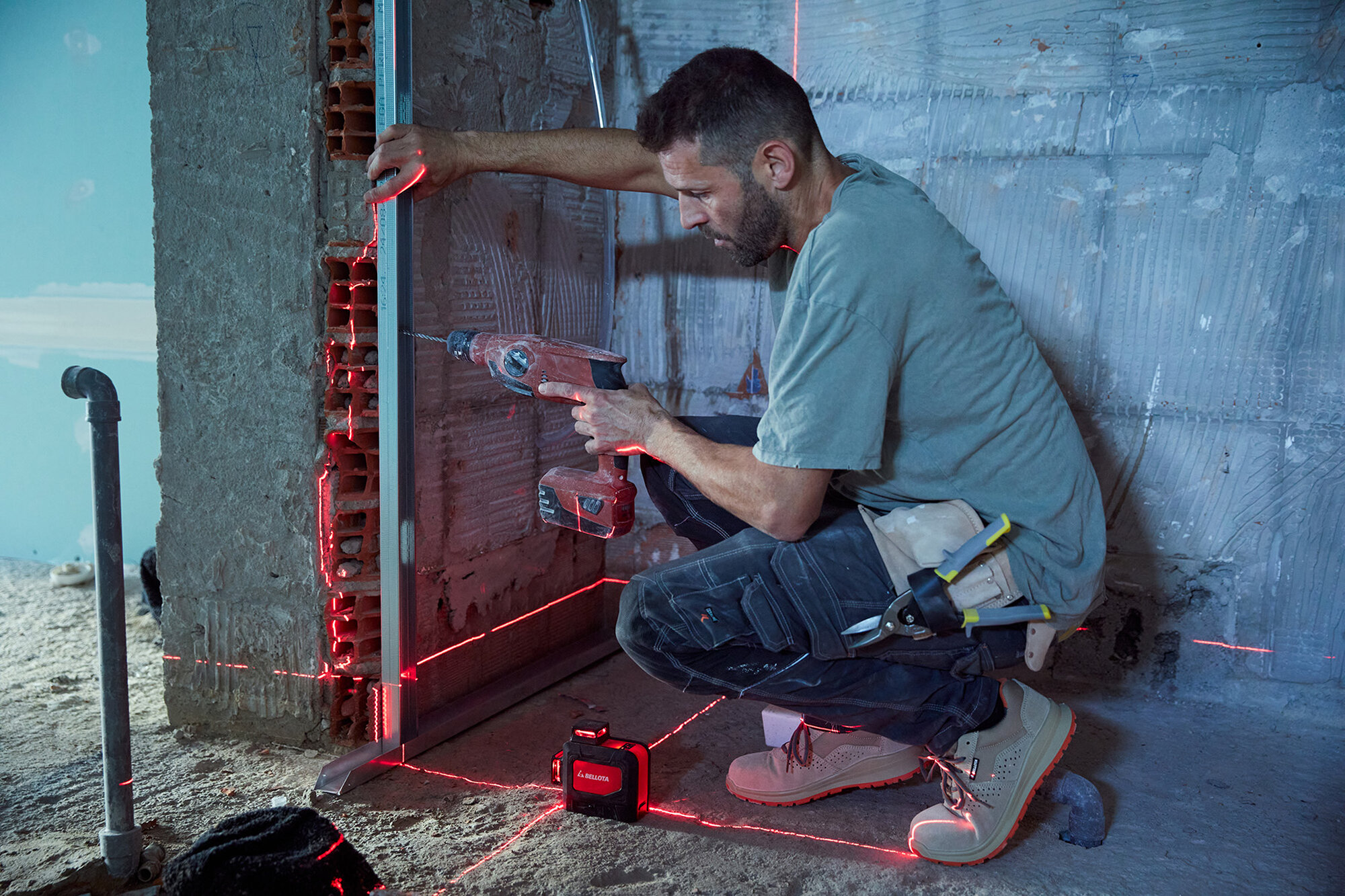 Nivel láser rojo 3x360 para trabajos de nivelación / NIV30360R