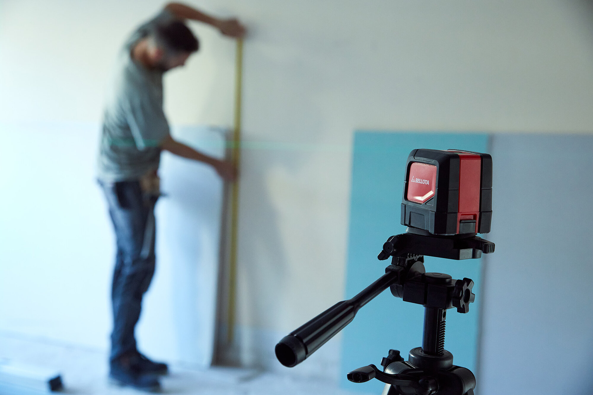 Trípode regulable de 1,5 m con nivel para niveles láser / NIVTRIPOD15