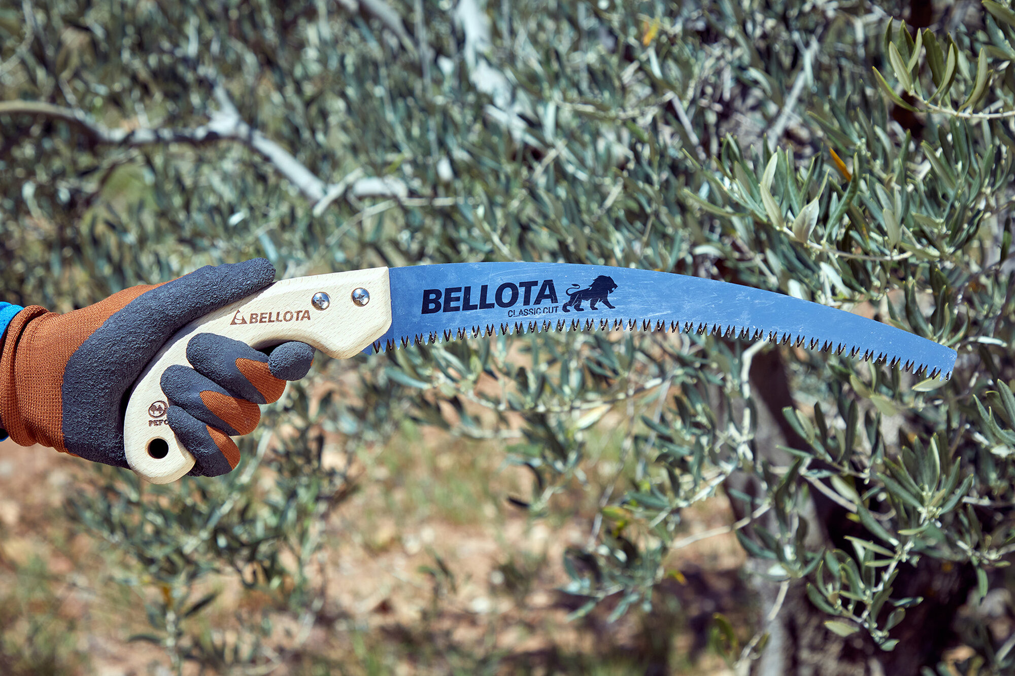 Serrucho León con hoja curva de 13" y mango de maderacurvo. No incluye funda / 450MC13SF