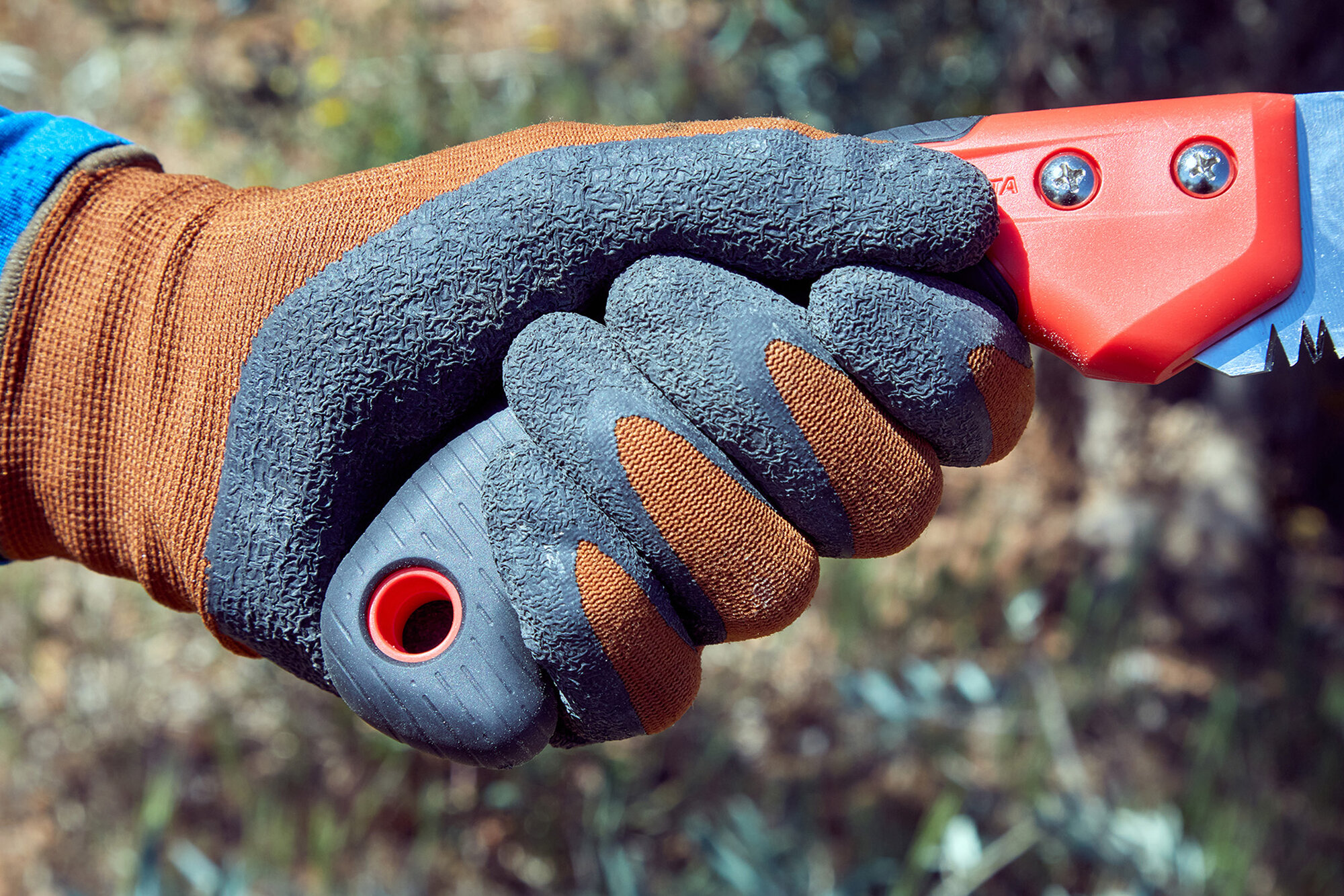 Serrucho Guepardo con hoja curva de 13" y mango de bimaterial recto. No incluye funda / 454BIMR13SF