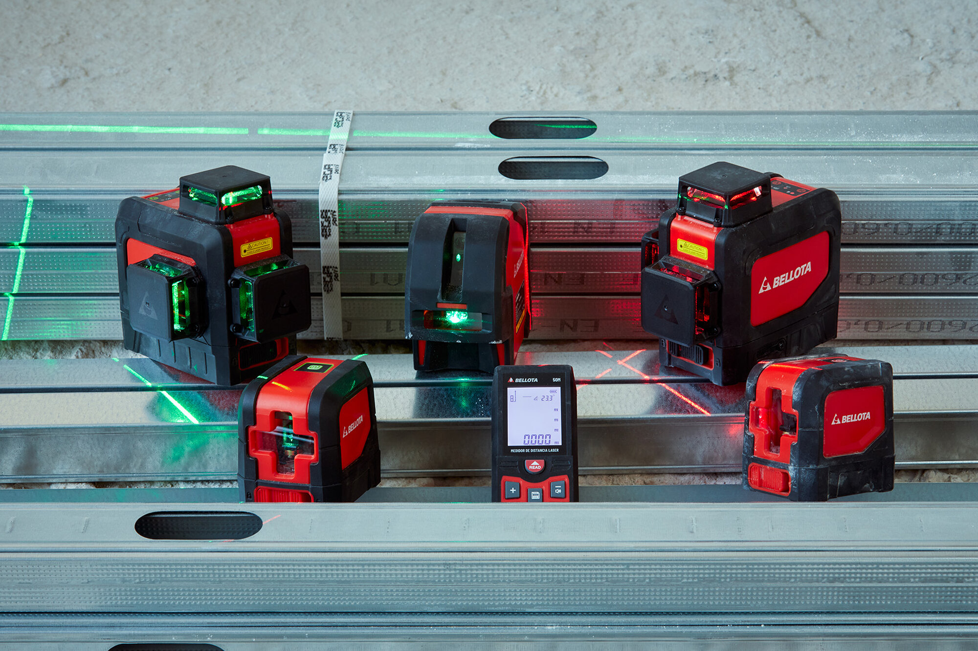 Nivel láser 3 planos de 360º y 30 m para trabajos de nivelación / NIV360