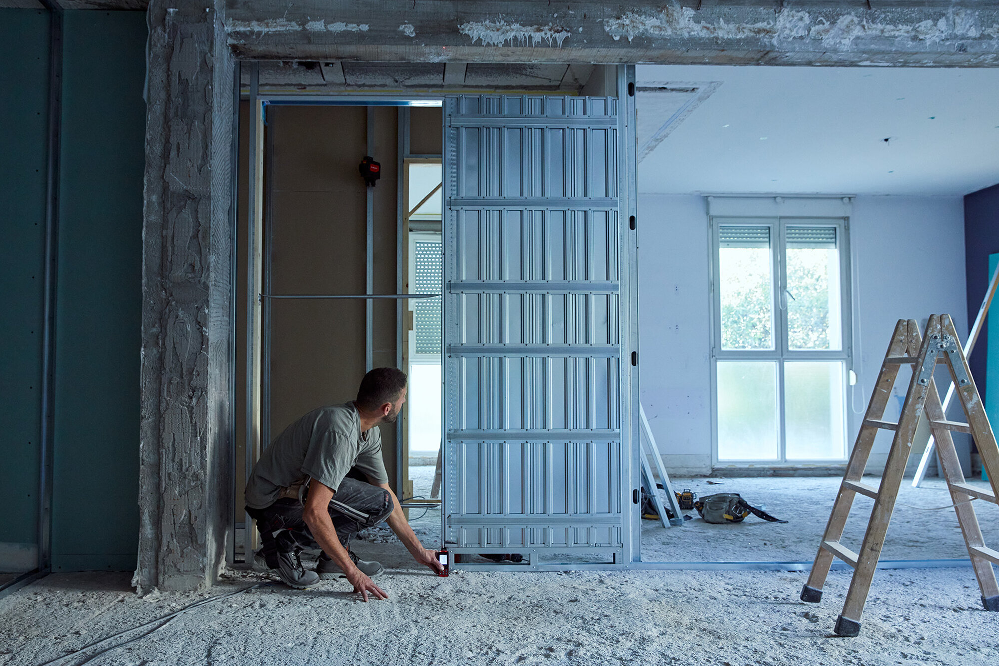 Medidor láser 50 m con nivel digital para trabajos de medición y cálculo de presupuestos / MED