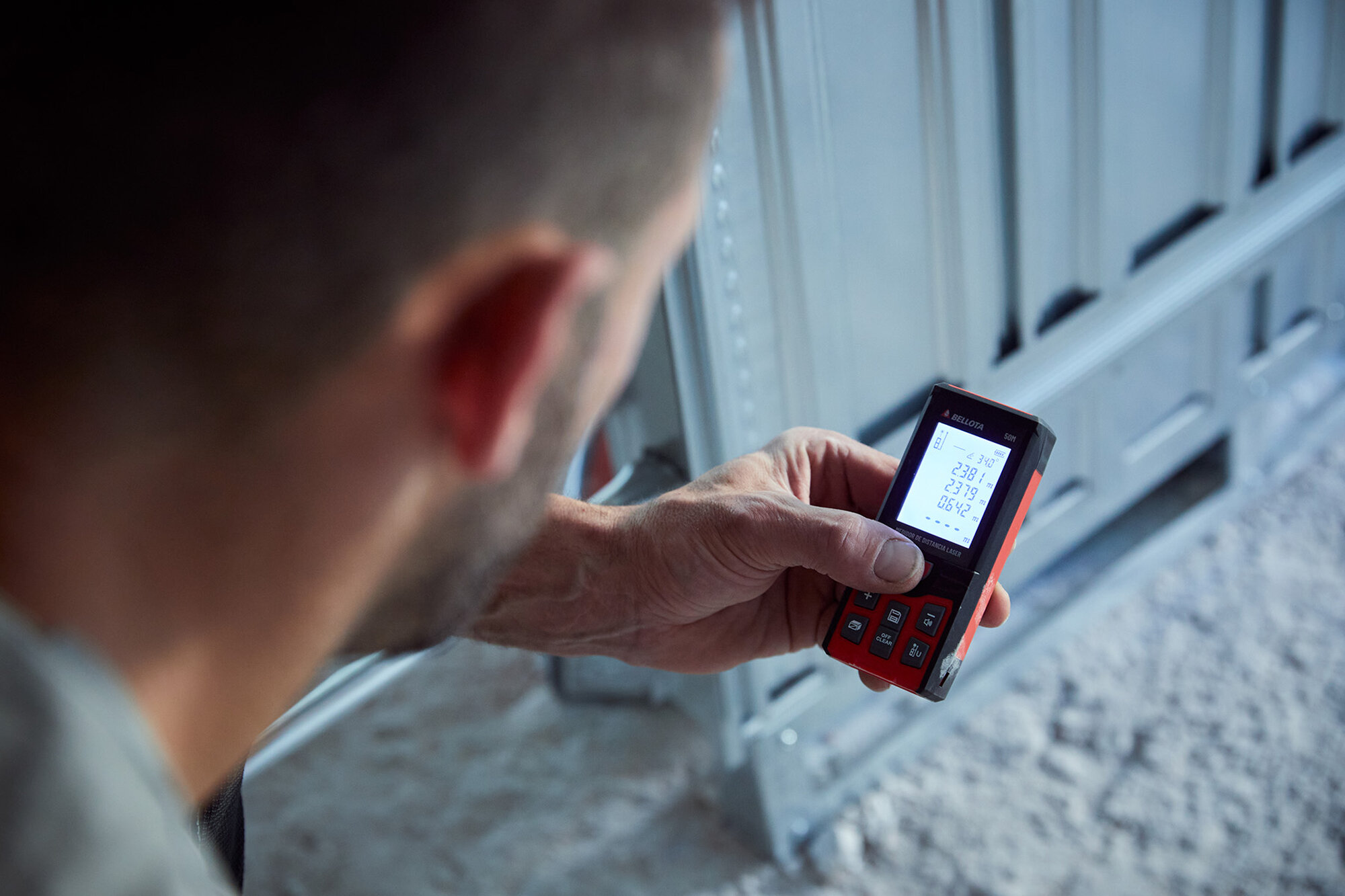 Medidor láser 50 m con nivel digital para trabajos de medición y cálculo de presupuestos / MED