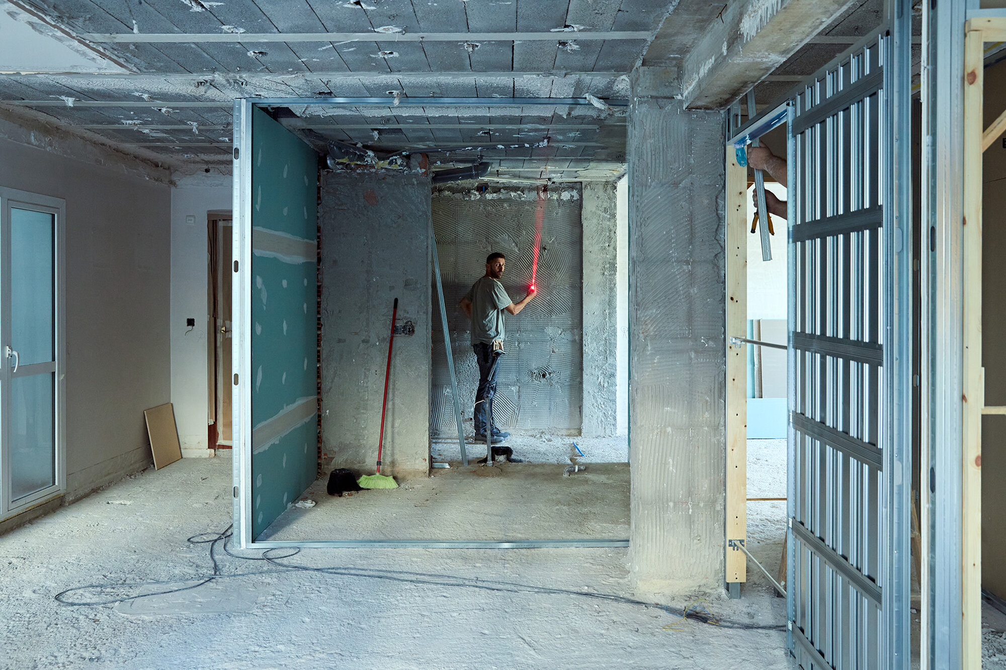 Medidor láser 50 m con nivel digital para trabajos de medición y cálculo de presupuestos / MED