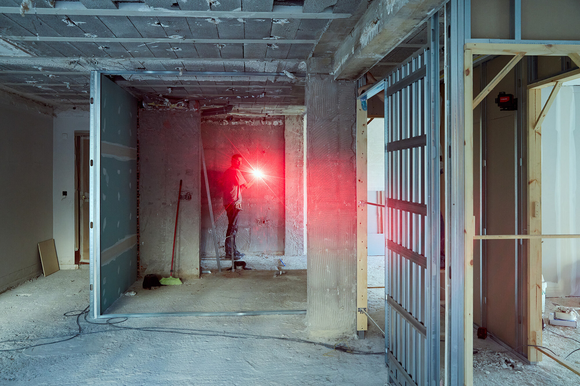 Medidor láser 50 m con nivel digital para trabajos de medición y cálculo de presupuestos / MED