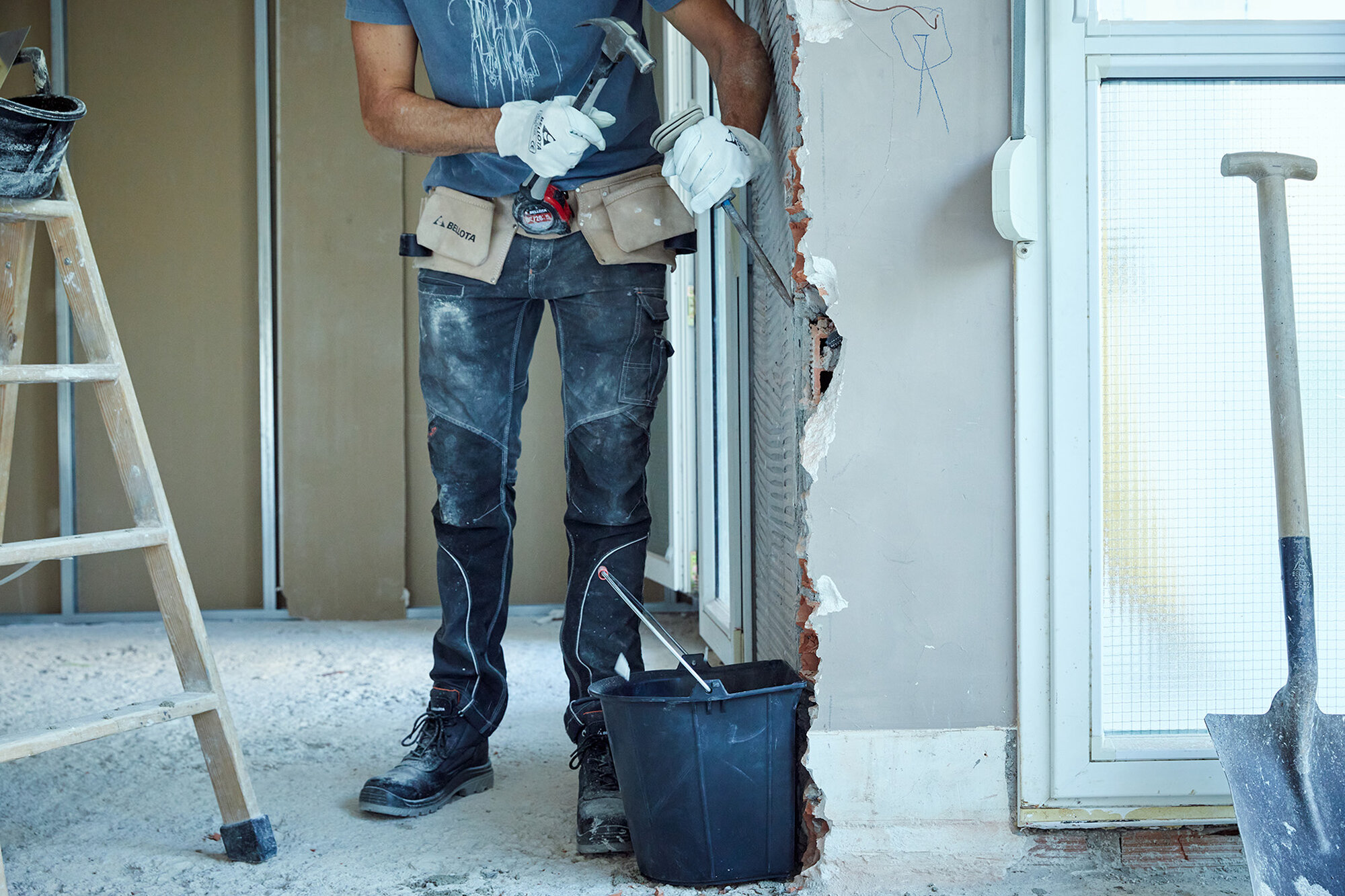 Cubo plano 13 litros con asa metálica negro / BKCIND13BM