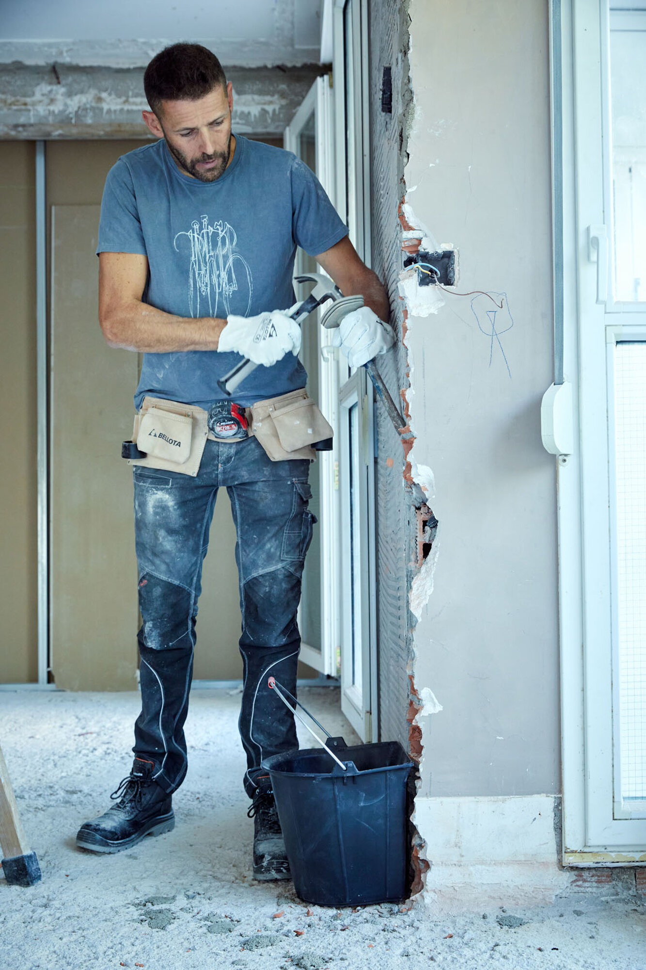 Cubo plano 13 litros con asa metálica negro / BKCIND13BM