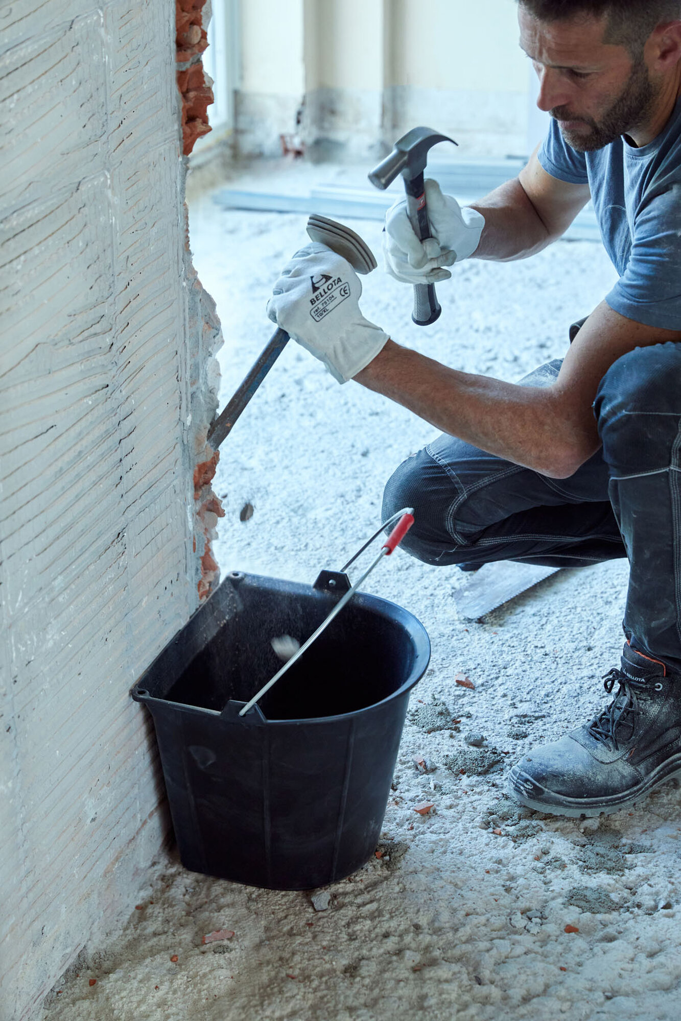 Cubo plano 13 litros con asa metálica negro / BKCIND13BM