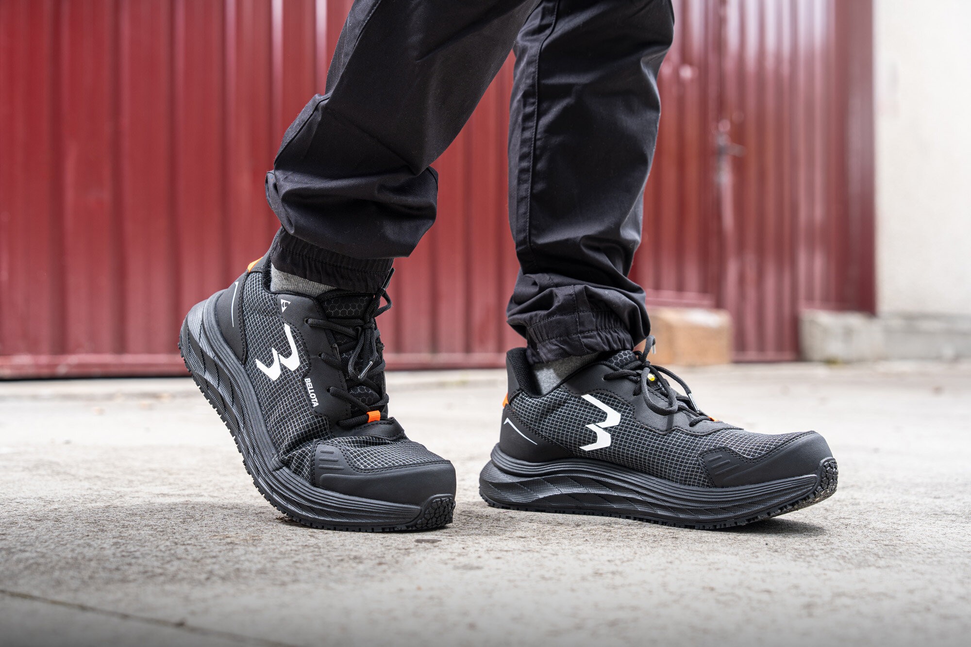 Zapatilla Ultraligera Rejilla GRID Negra S1PS