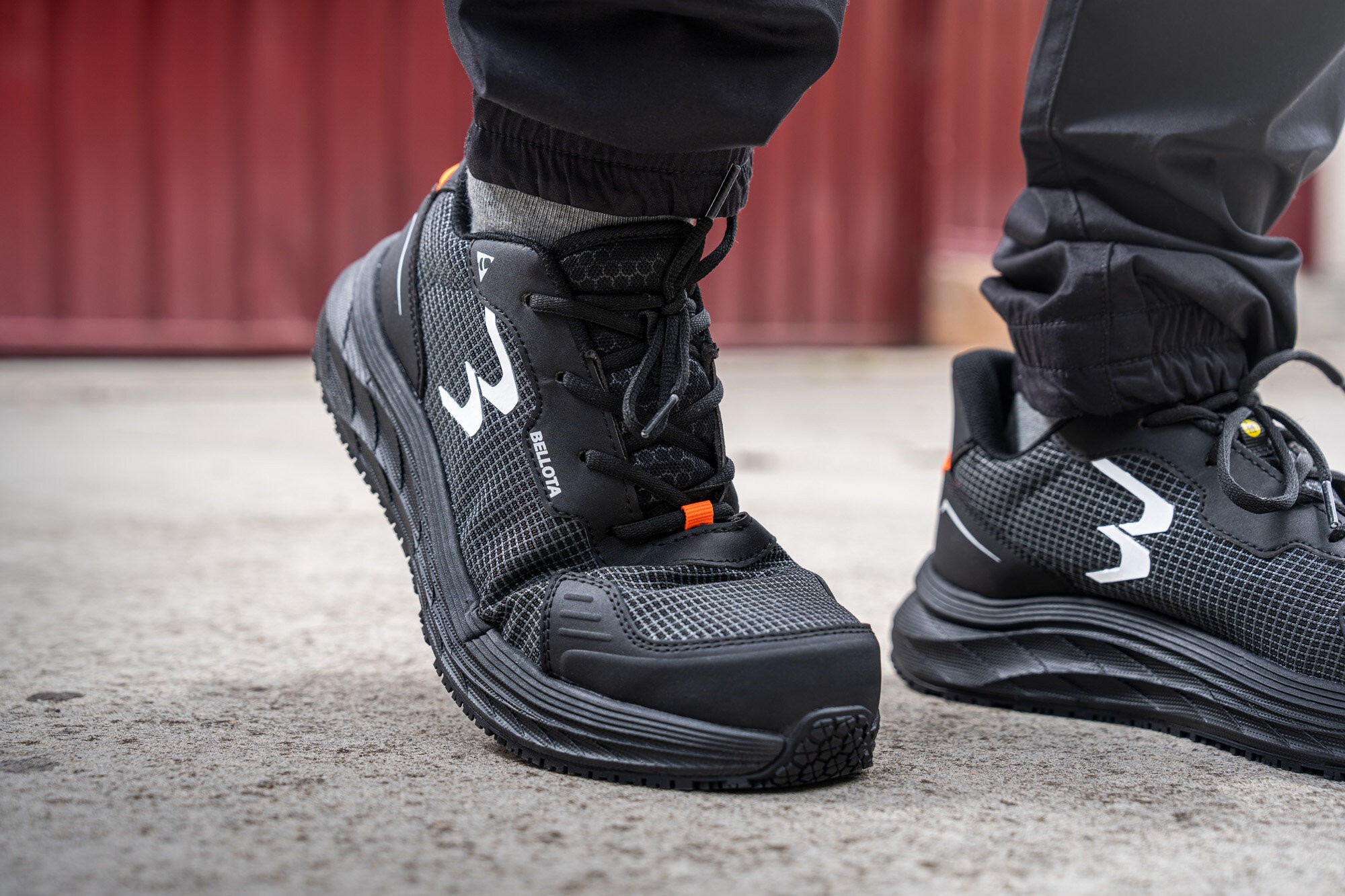 Zapatilla Ultraligera Rejilla GRID Negra S1PS