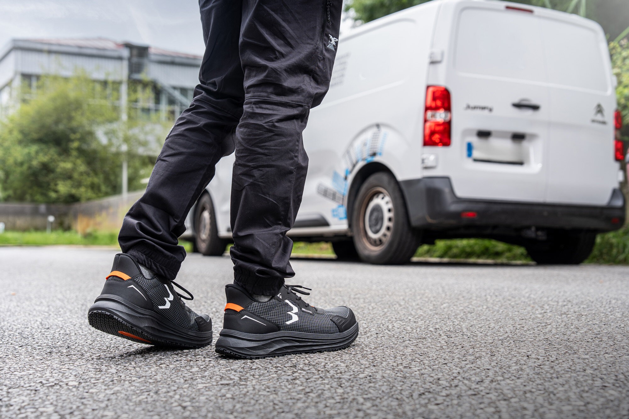 Zapatilla Ultraligera Rejilla GRID Negra S1PS