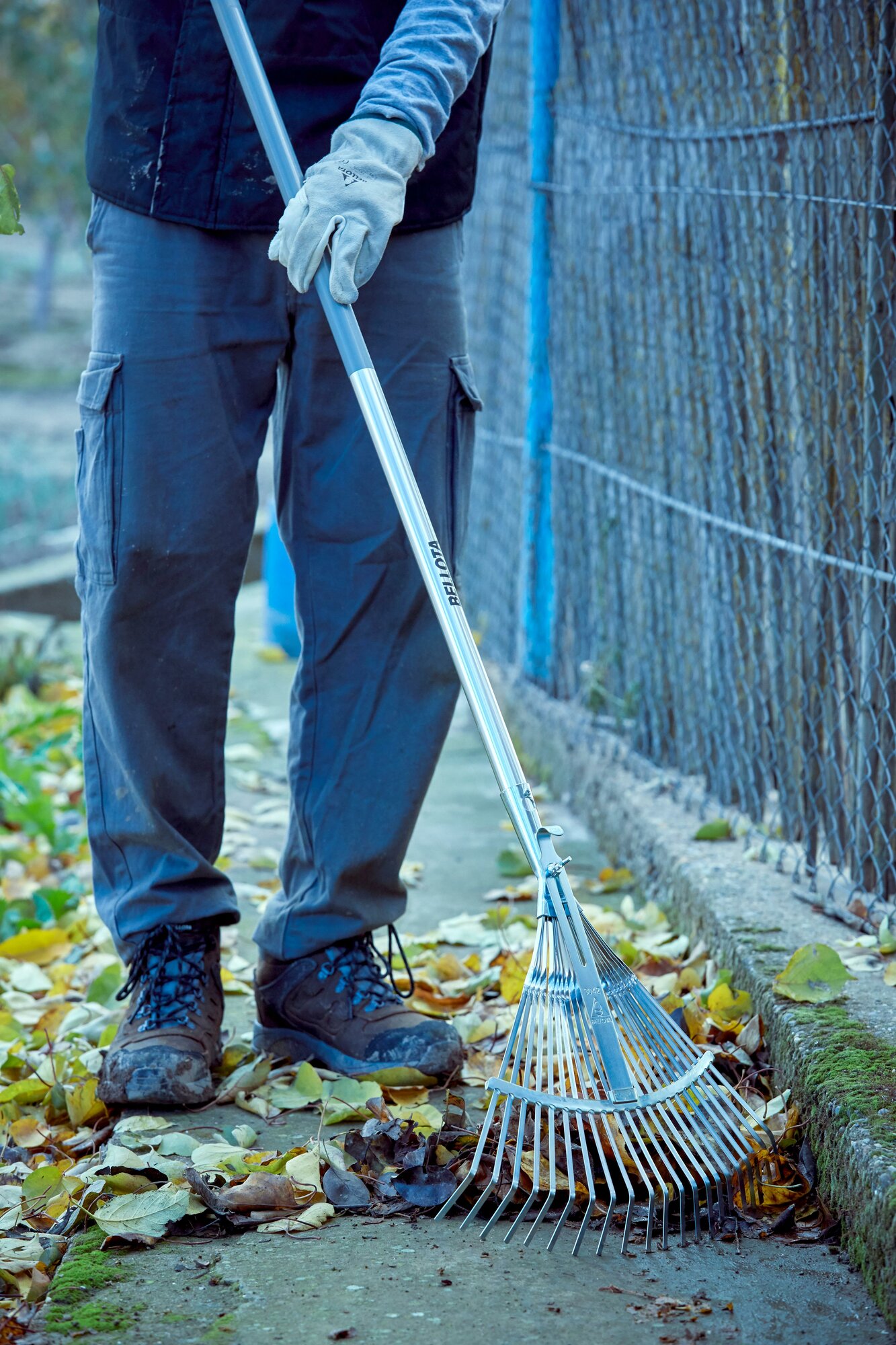 Escoba ajustable púa plana para limpieza de césped con mango aluminio / 3042CMA