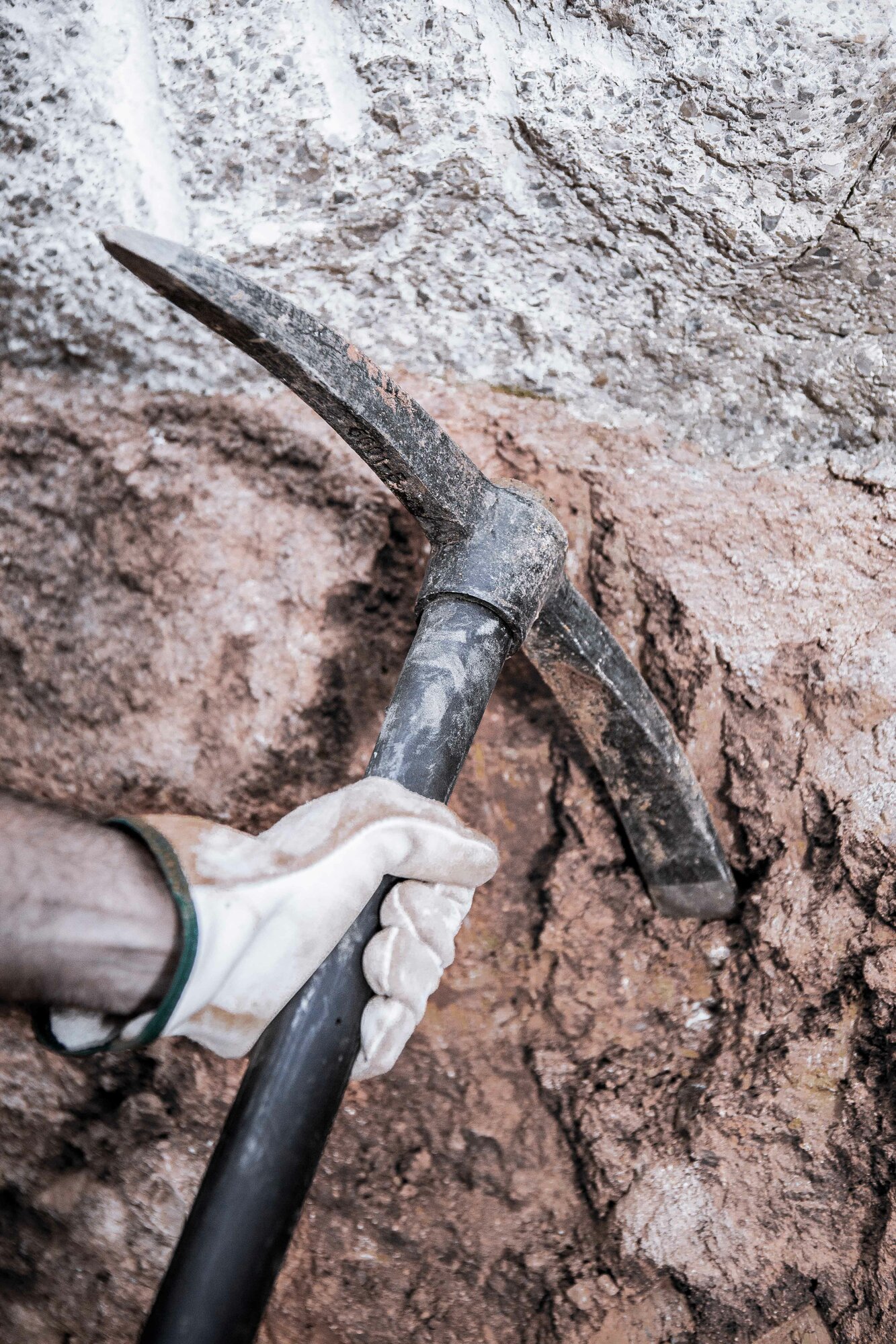 Picachón o pico con mango de fibra carbono para picar piedras y abrir zanjas/ 5001CMCF