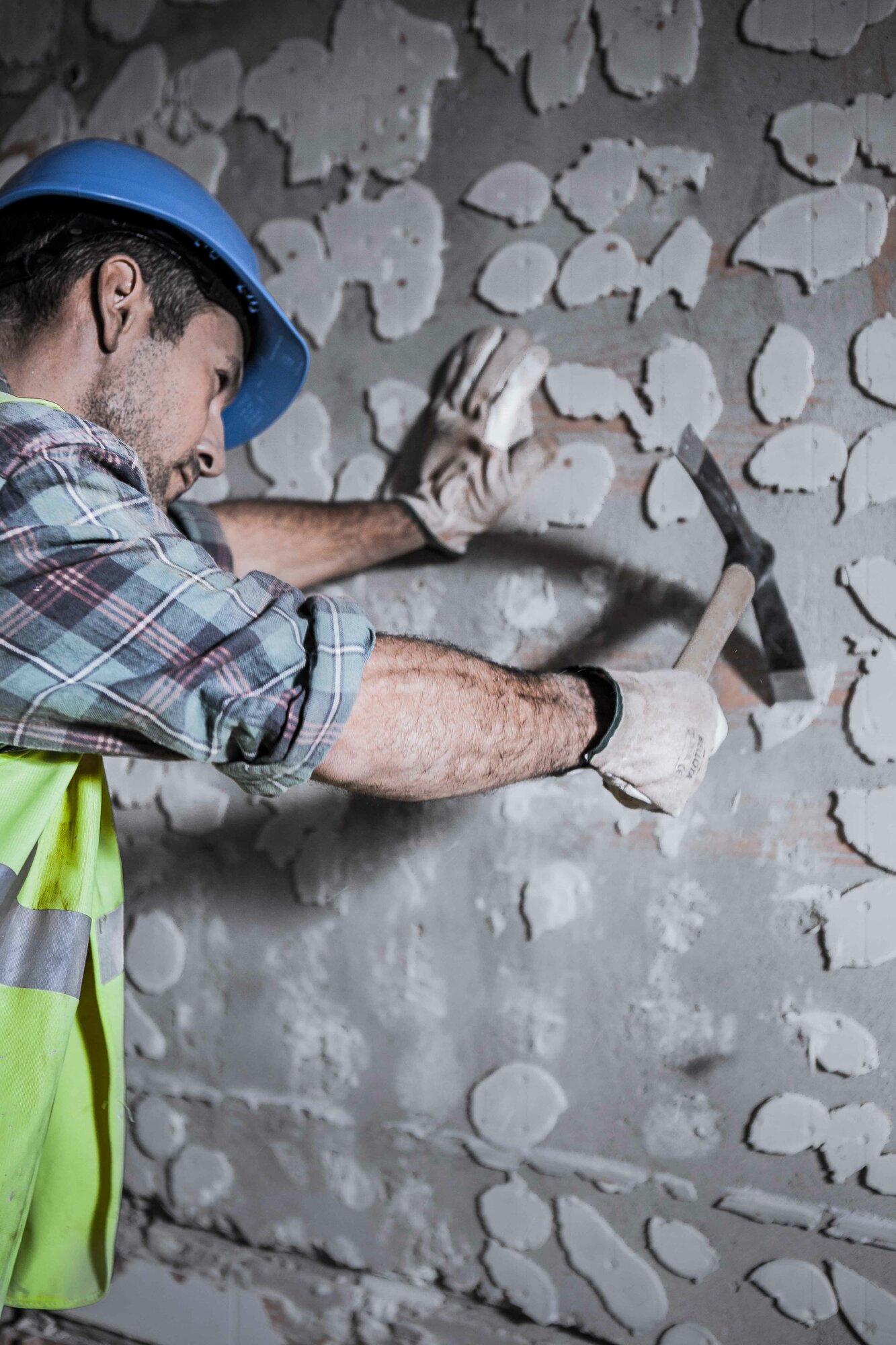 Alcotana hacha-pala con mango de madera para picado de paredes / 5932