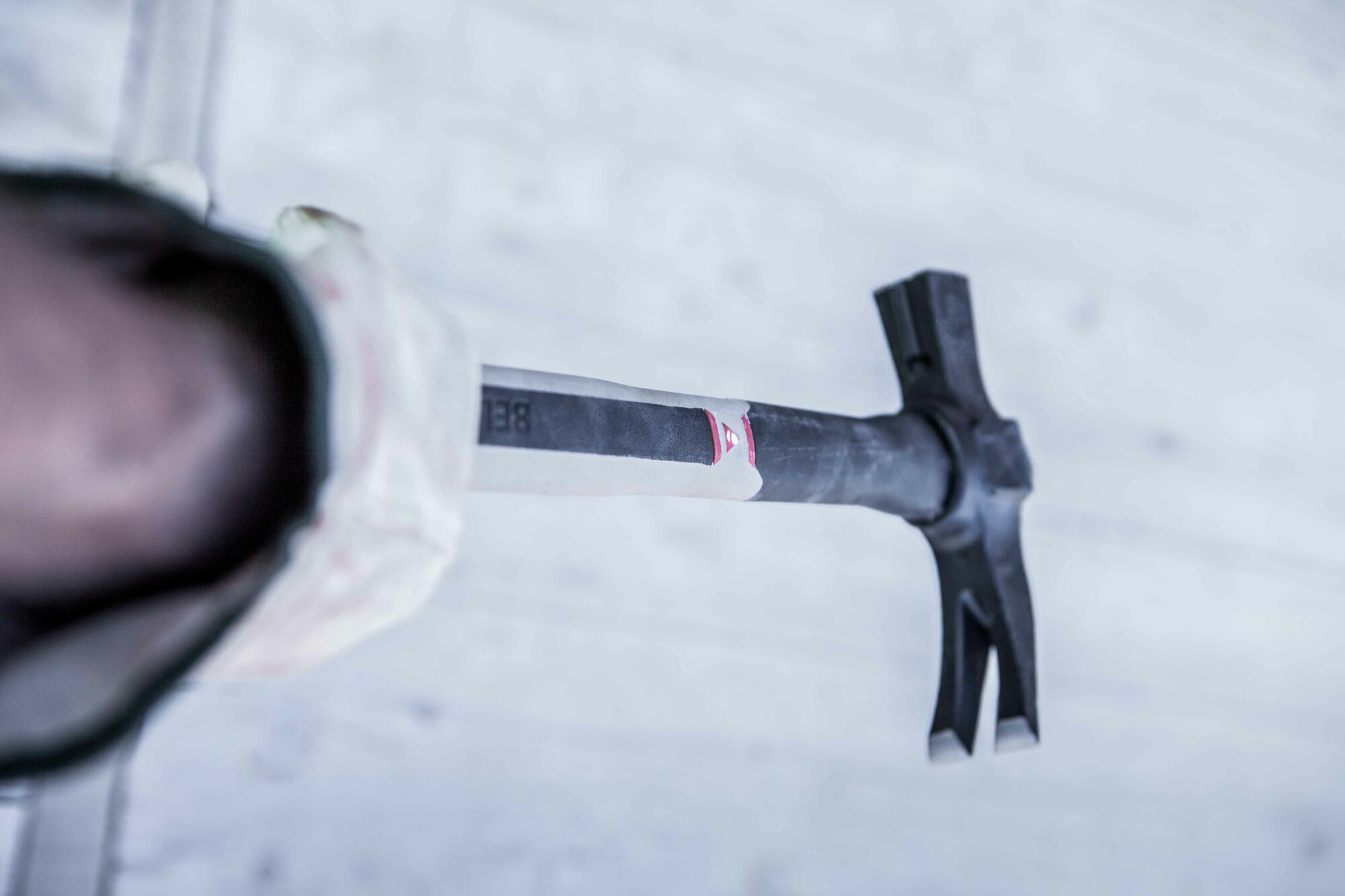 Martillo encofrador con imán y mango de fibra carbono / 8030CICF