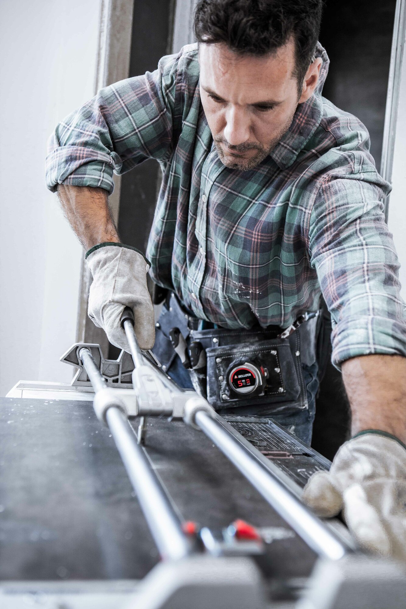 Cortadora de cerámica Pro72 para el alicatador profesional más exigente / PRO72