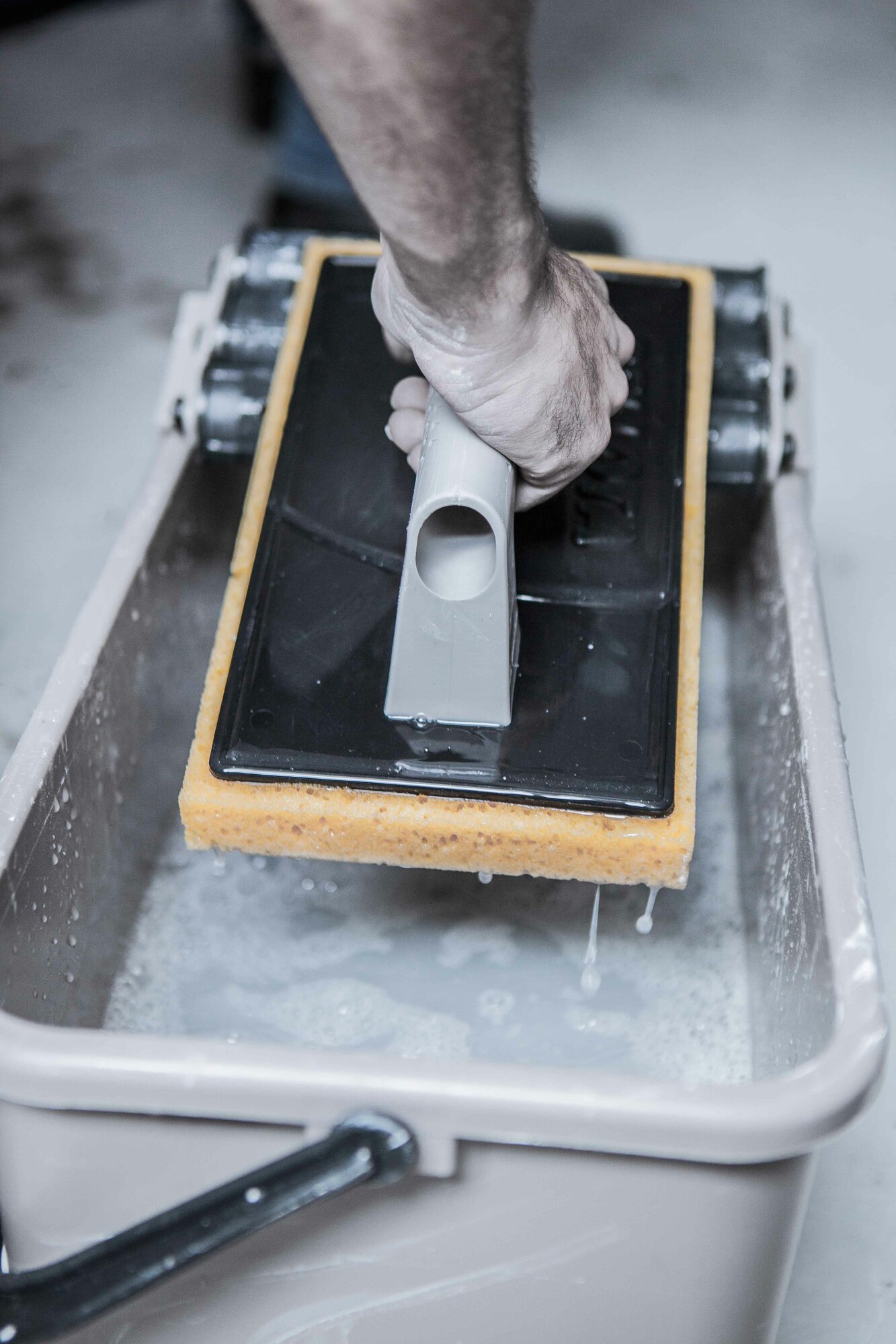 Talocha esponja de gran absorción con mango de plástico para trabajos de limpieza / 5888