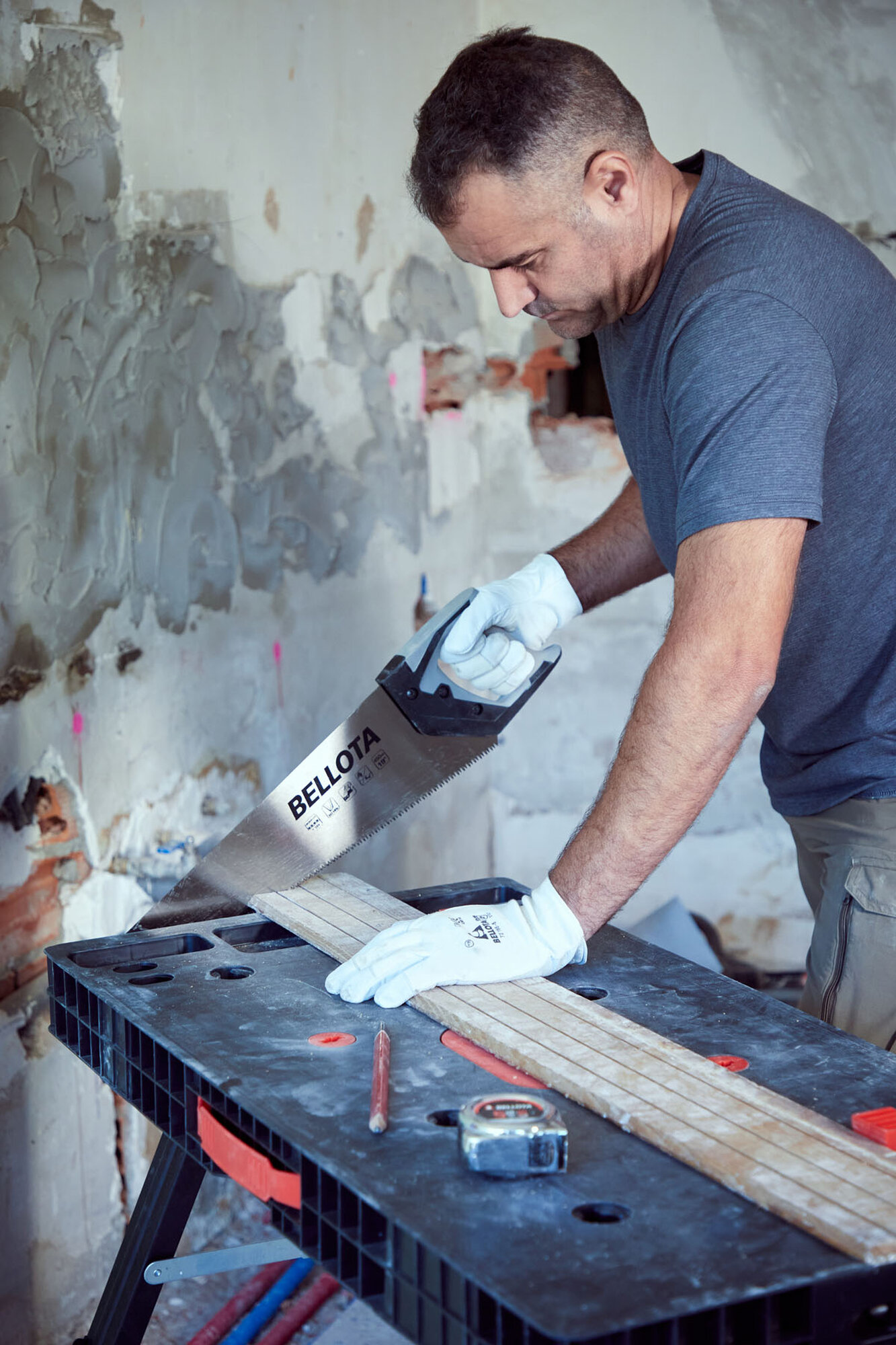 Serrucho carpintero con mango bimaterial / 4555