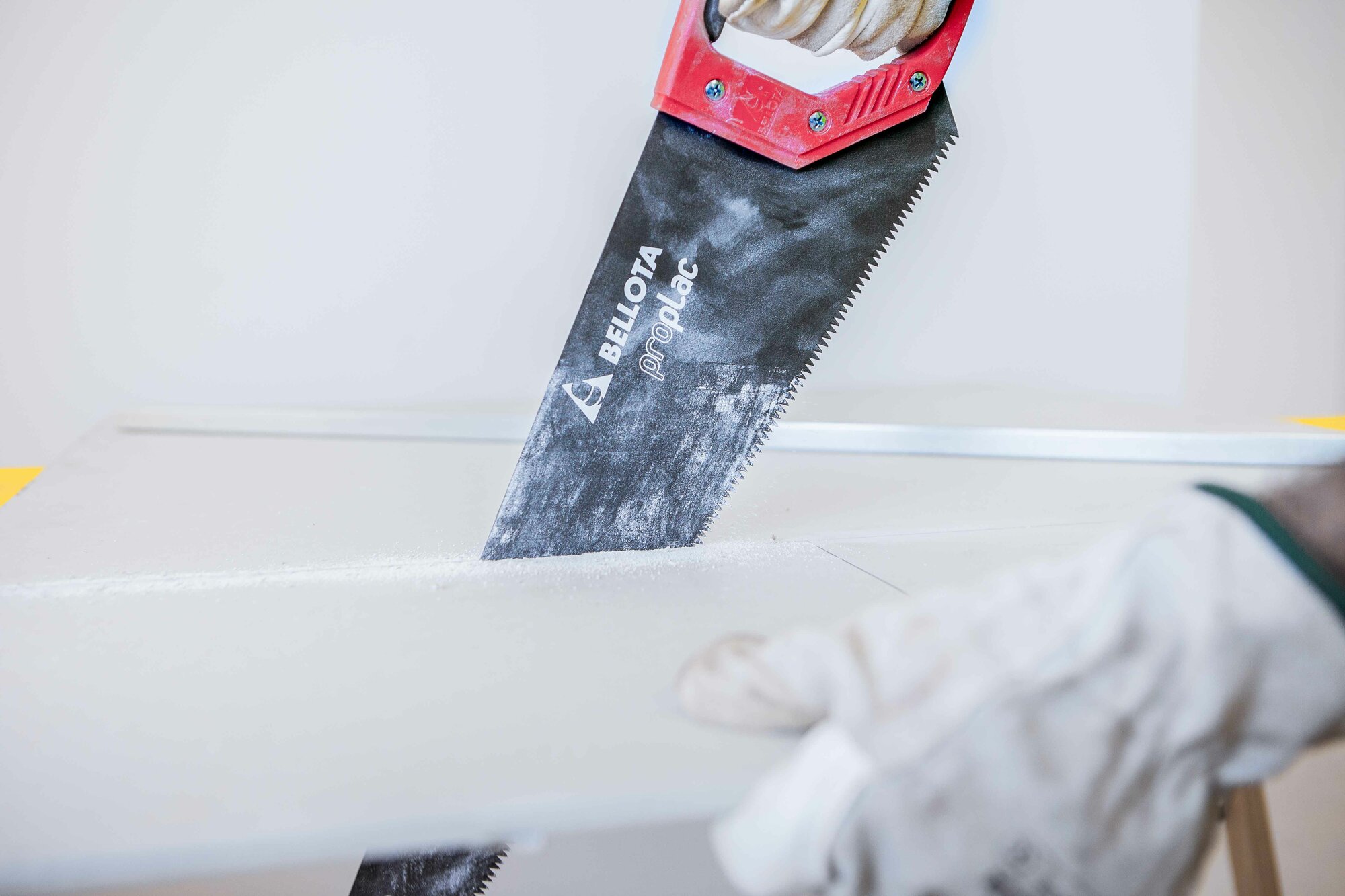 Serrucho antiadherente con mango bimaterial para corte de placa / 4520