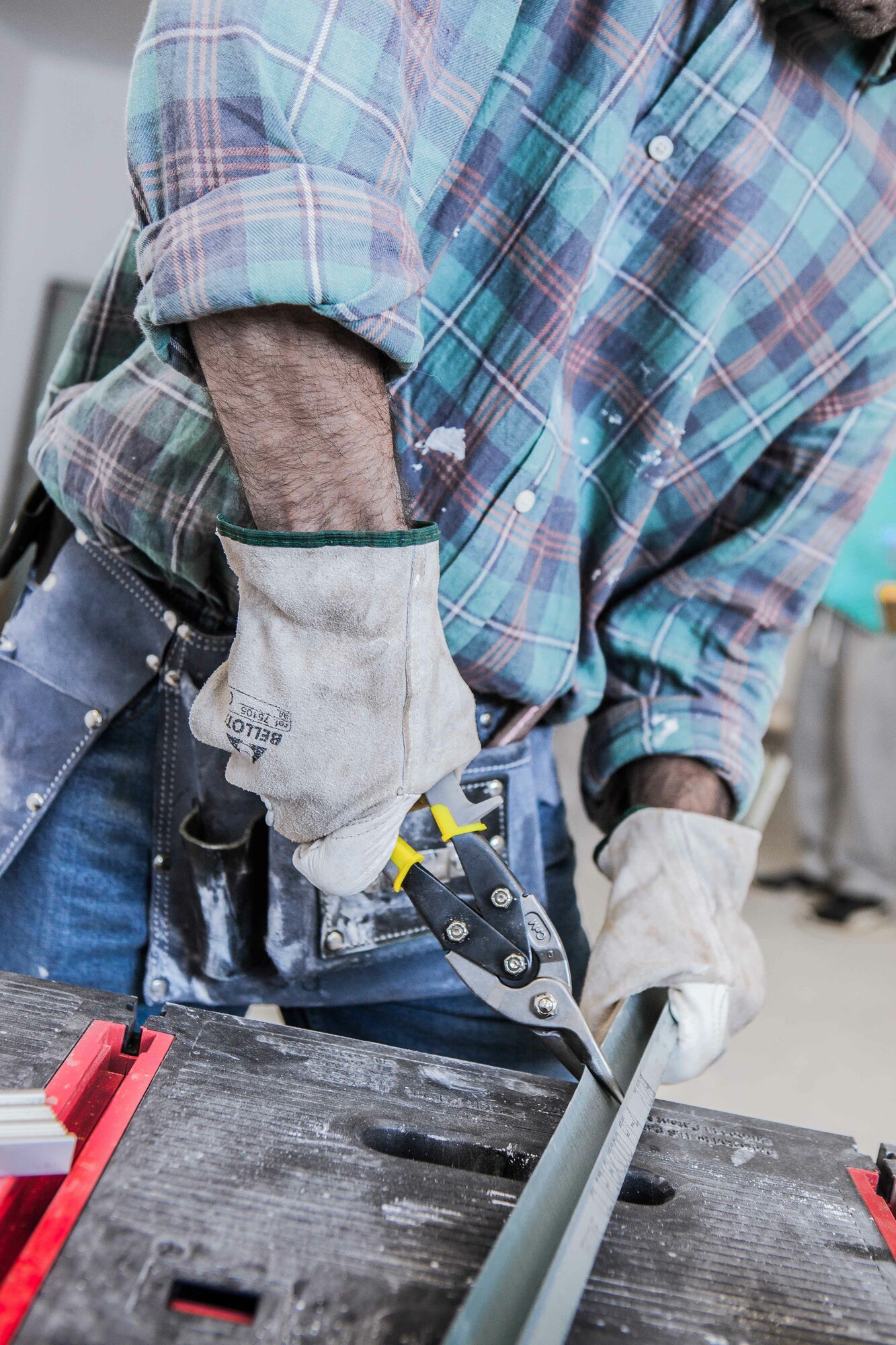 Tijera cortachapa para corte recto de maestras y perfilería / 6006
