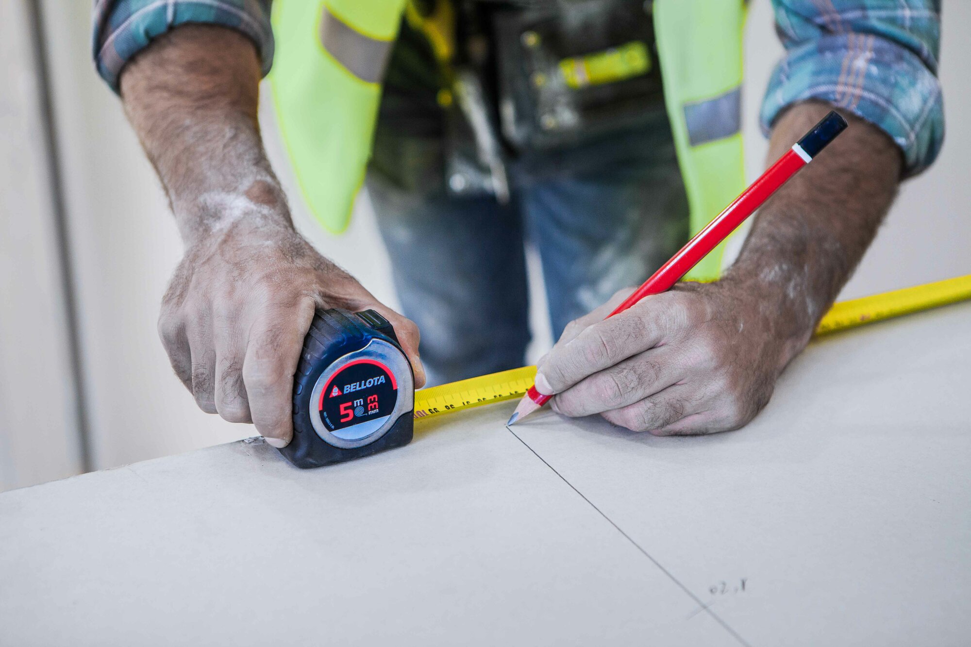 Lápiz multiusos triangular especial para trabajos de marcaje en cerámica y plásticos / 50243