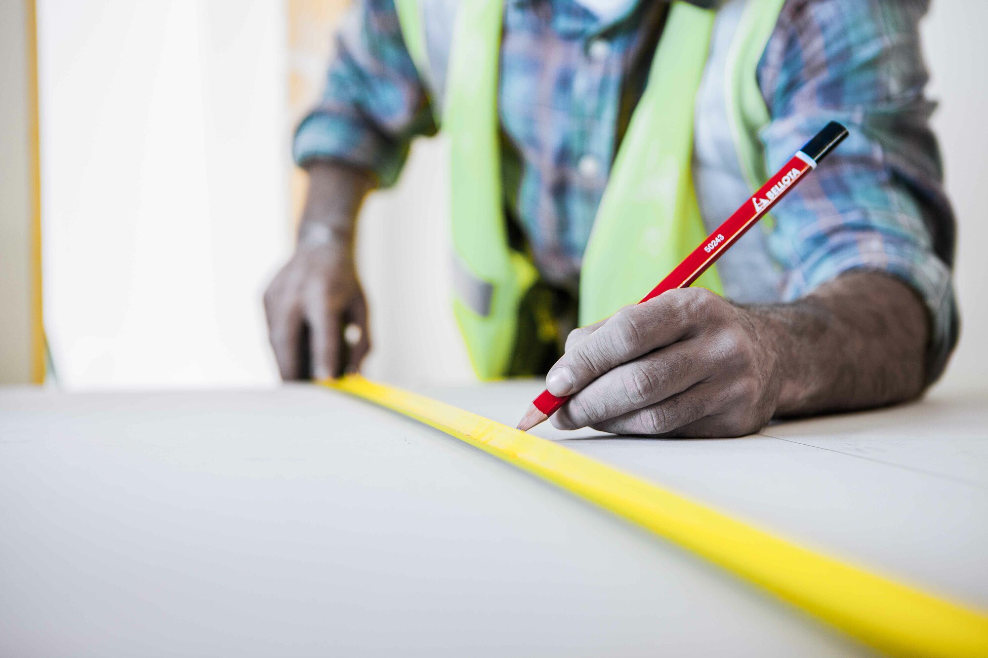 Flexómetro cromado con imán para trabajos de medición / 50012M
