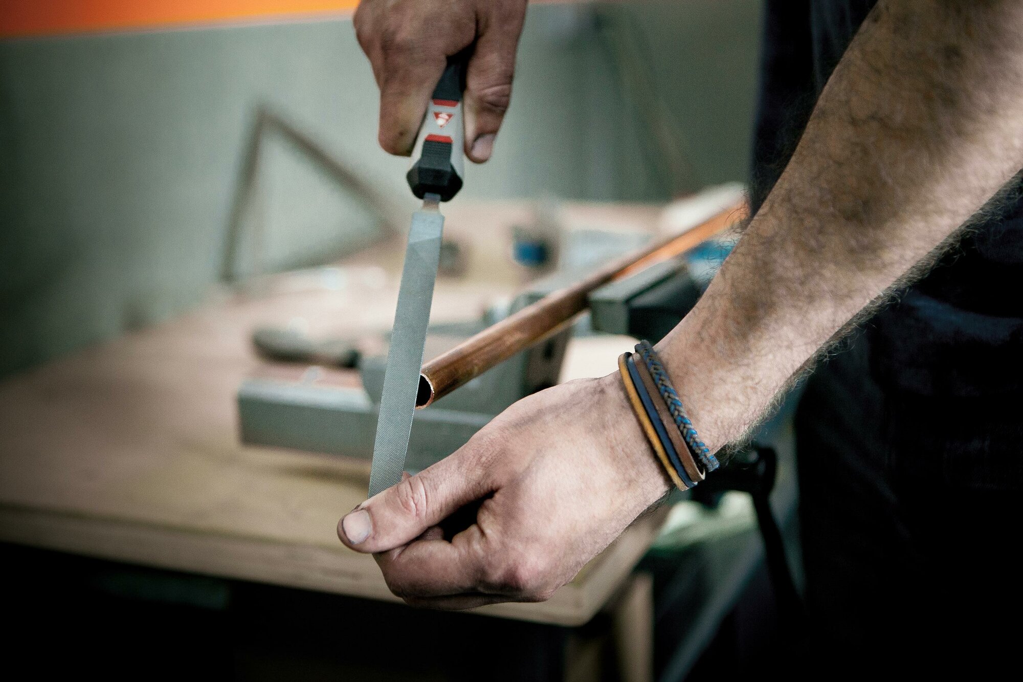 Lima mecánico plana punta con mango bimaterial / 4001MB