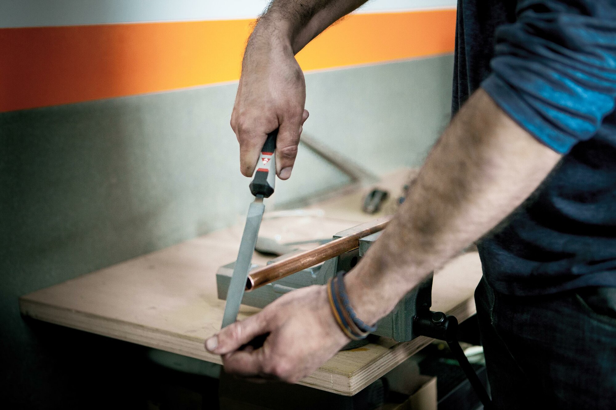 Lima mecánico plana punta con mango bimaterial / 4001MB