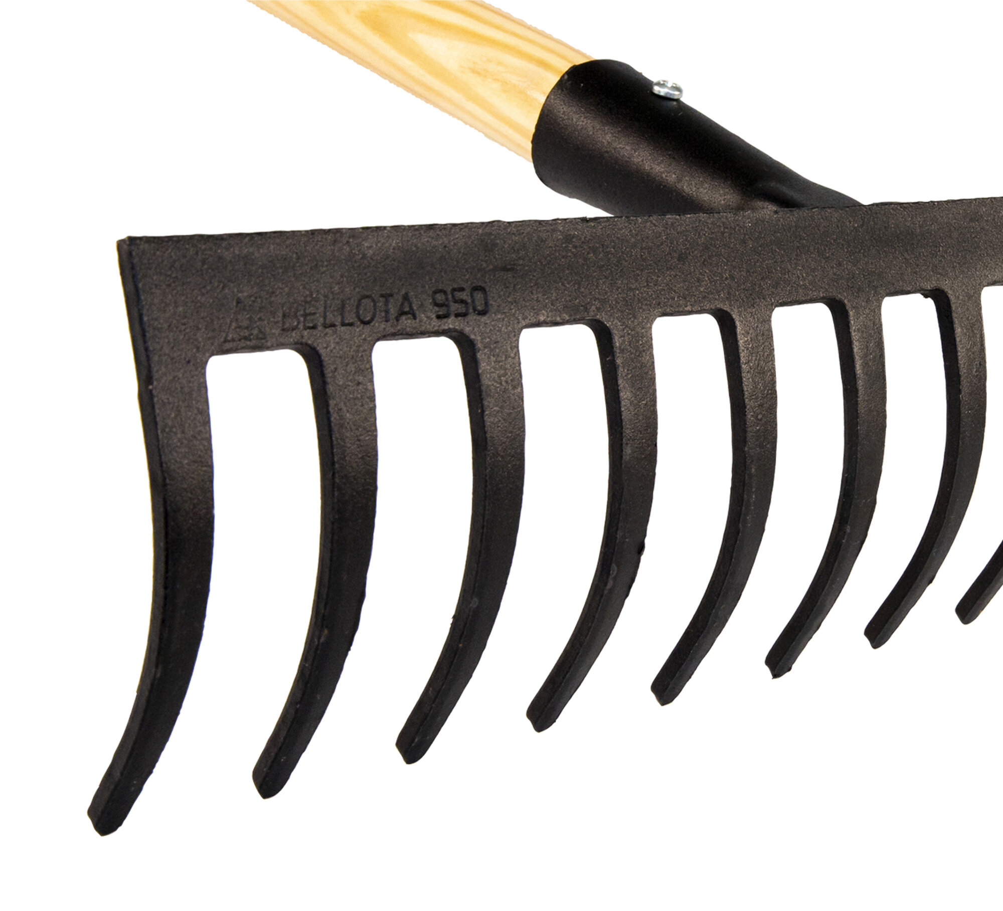 Rastrillo alta intensidad, con mango de madera, para preparar la tierra, limpiar, igualar y cubrir sembrados / 950CML