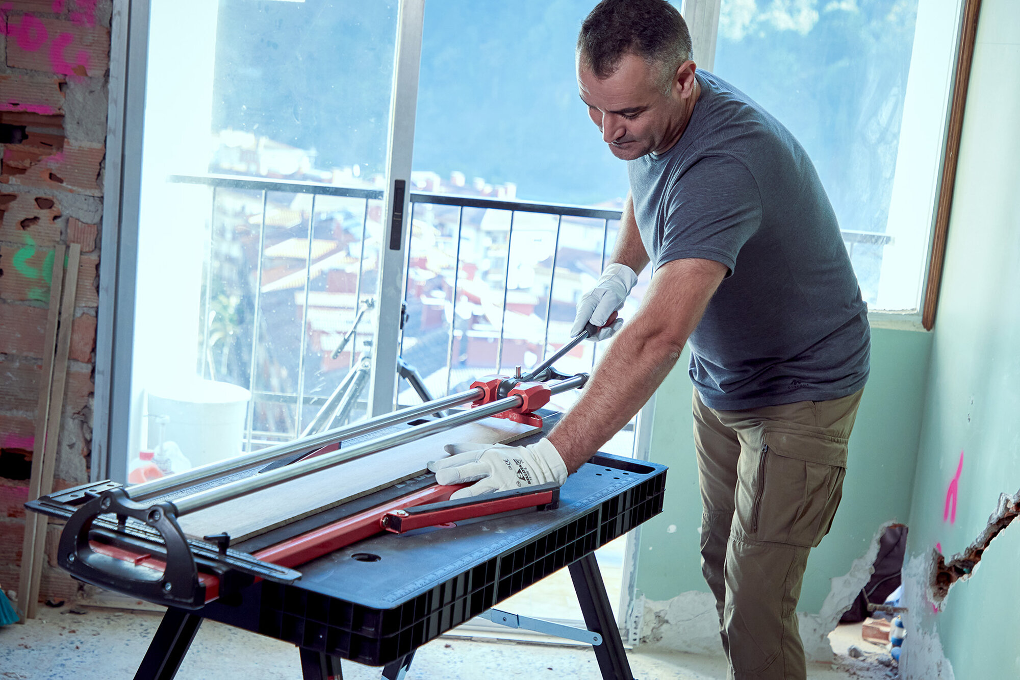 Cortadora de cerámica Fit, robusta y versátil / FIT