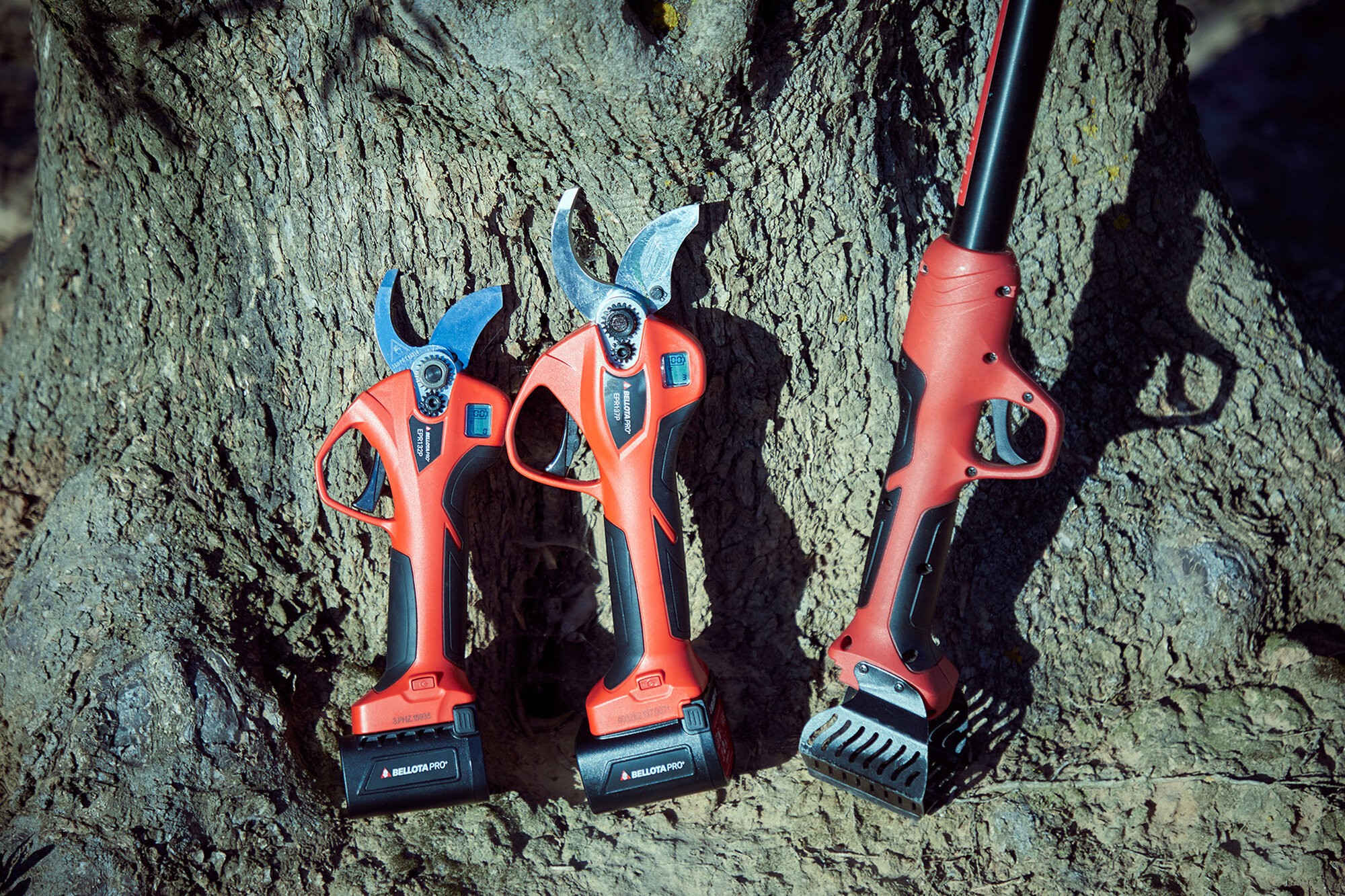 Pértiga extensible hasta 2,2m compatible con las tijeras eléctricas a batería  de la primera generación/ EPP1EXTP