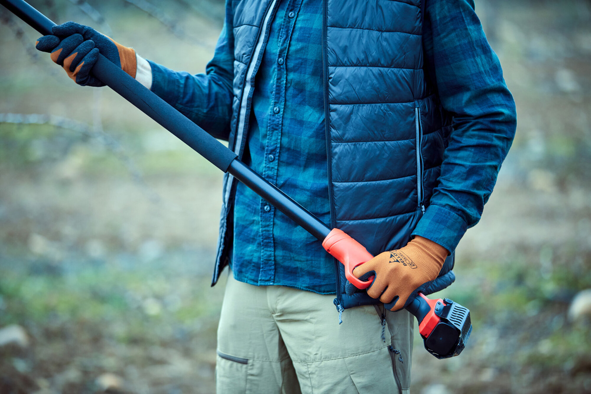 Pértiga extensible hasta 2,2m compatible con las tijeras eléctricas a batería  de la primera generación/ EPP1EXTP