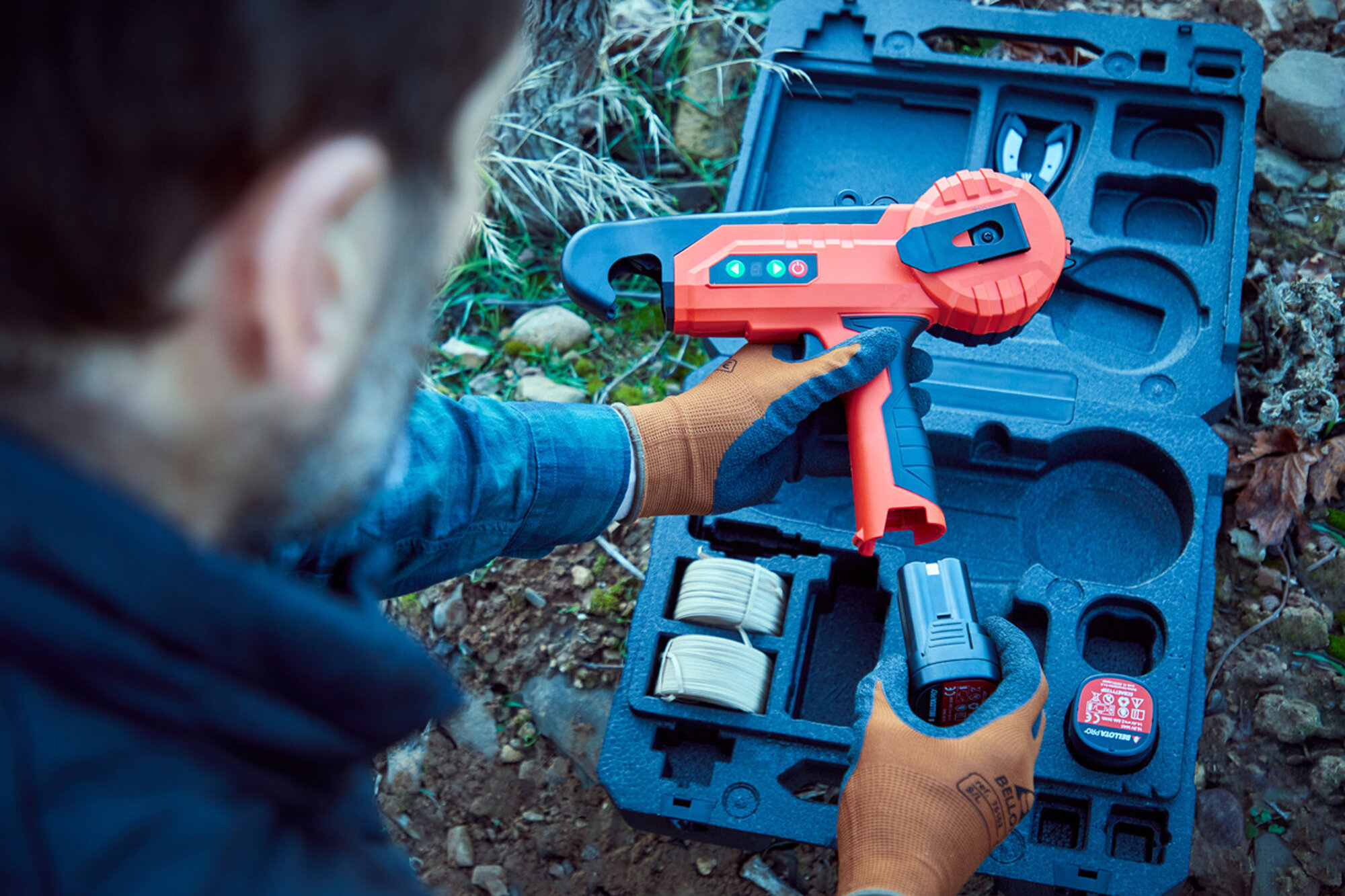 Atadora eléctrica sin cable, con batería de Litio Ion y diámetro máximo de atado  25mm / ETY125P