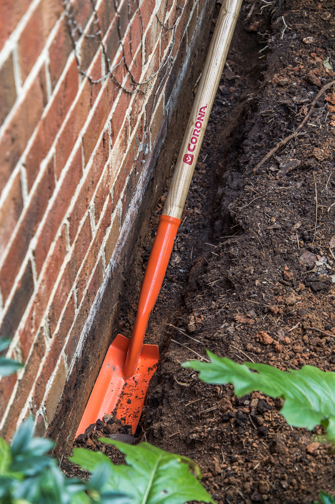 Pala para zanjas- 10cm- 35º-Mango de madera / SS64104