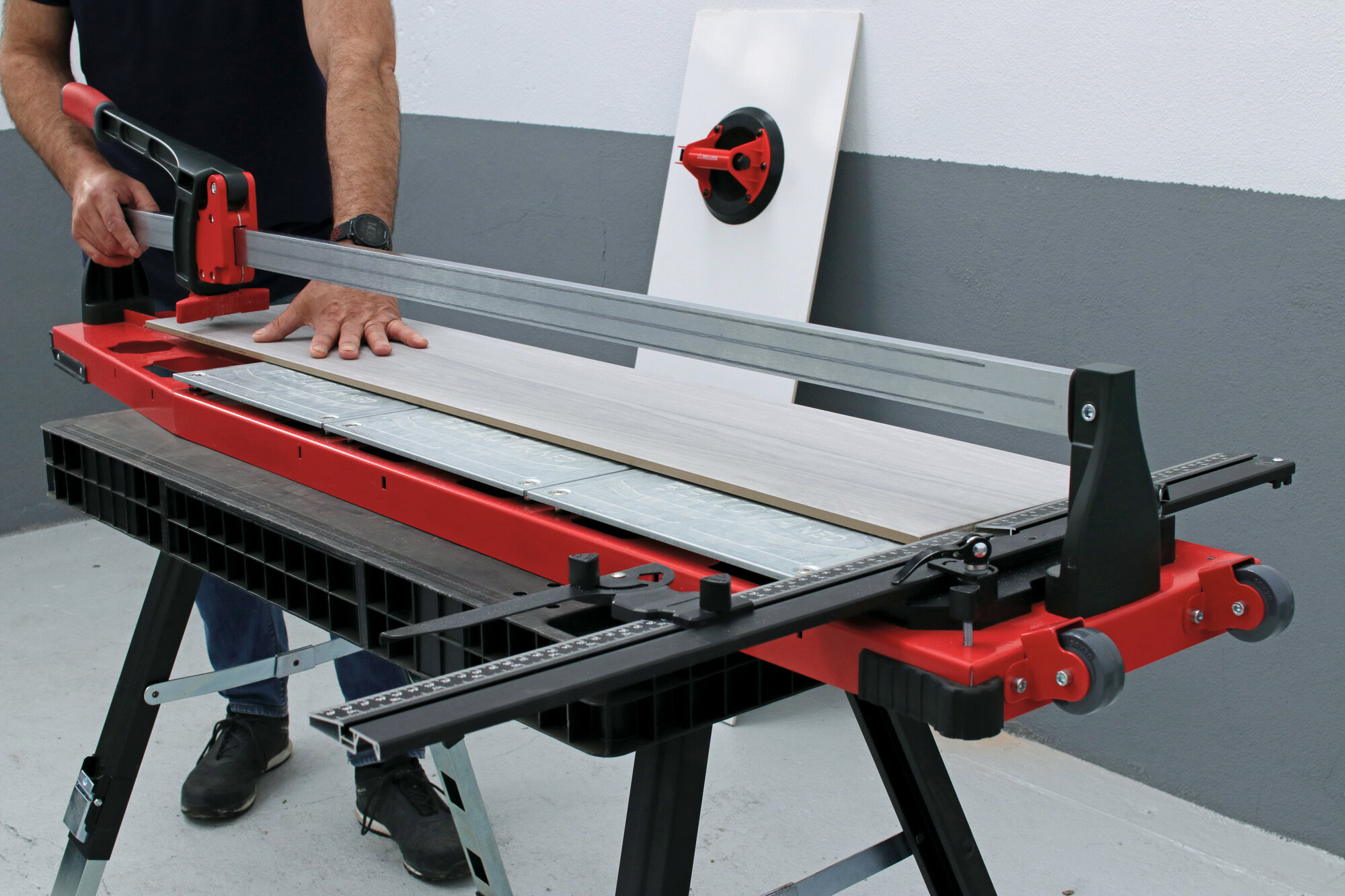 Cortadora de cerámica para gran formato (Slab) Lean320, para el alicatador profesional más exigente / LEAN