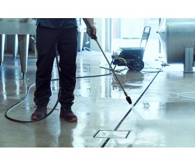 Hidrolimpiadora metálica profesional de 630l/h caudal / HL3300PROE