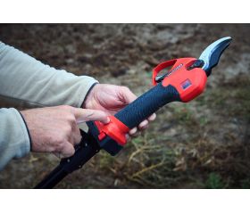 Pértiga extensible hasta 2,2m compatible con las tijeras eléctricas a batería  / EPP2EXTP