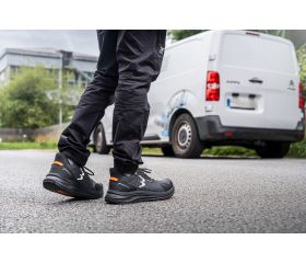 Zapatilla Ultraligera Rejilla GRID Negra S1PS