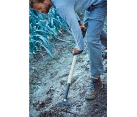 Horca de jardín, dientes forjados y planos para remover y cavar la tierra. Mango de anilla metálica, madera certificada / 9114A