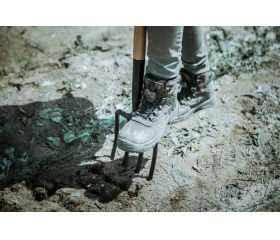 Horca de jardín, dientes forjados y planos para remover y cavar la tierra. Mango muleta, madera certificada / 9114M