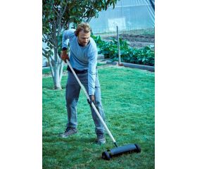 Escarificador con ruedas para mantenimiento del jardín con mango largo  / 3080CM