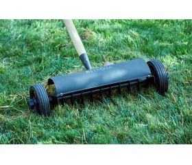 Escarificador con ruedas para mantenimiento del jardín con mango largo  / 3080CM