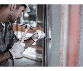 Martillo carpintero con mango de madera / 8002