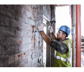 Cortafrío de acero Cr.V. con protector para apertura de rozas / 8251CP